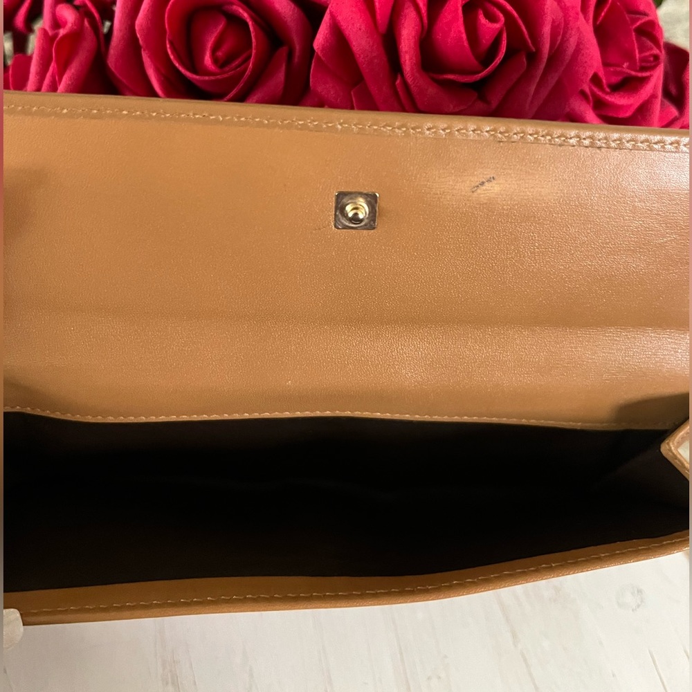 EUC Authentic Gucci Wallet w/ box & dust bag. - Picture 3 of 6